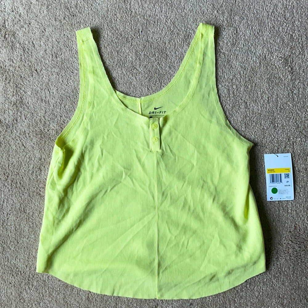 NWT Nike yoga tank w/ button detail Henley style.